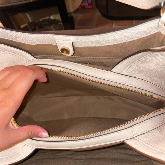 White Coach Purse - Picture 9 of 10